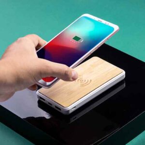 Power Bank 8000 mAh Bambú