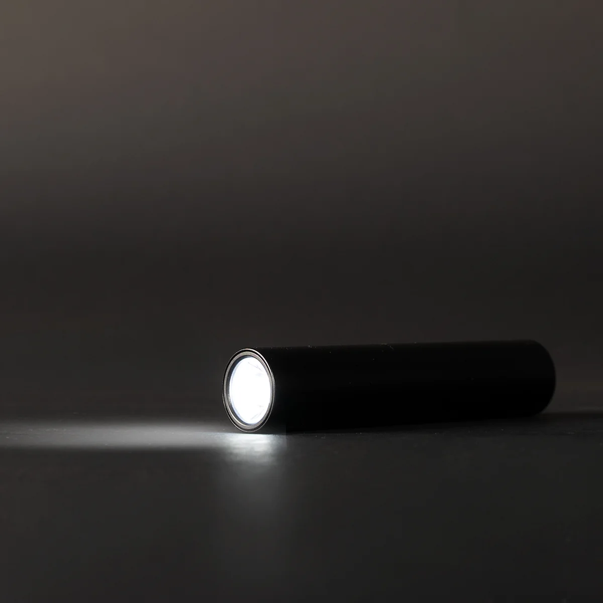 Linterna Aluminio USB 